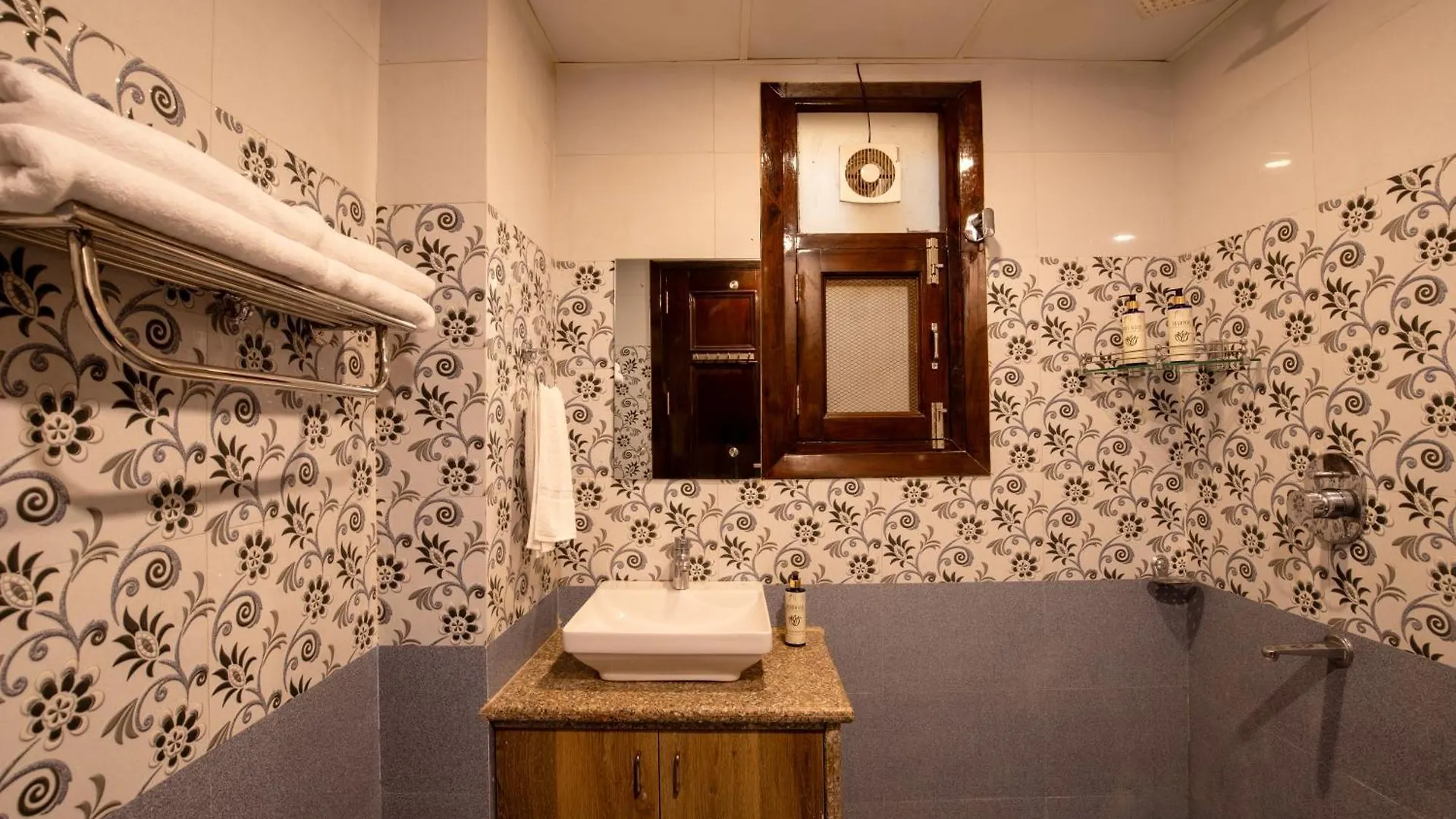 Bedchambers Medicity Serviced Apartments In Gurgaon Hindistan